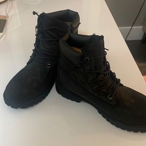 Men’s 5.5 black Timberland boots NWOT